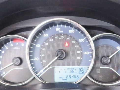 Used 2015 Toyota Corolla LE FWD image 12