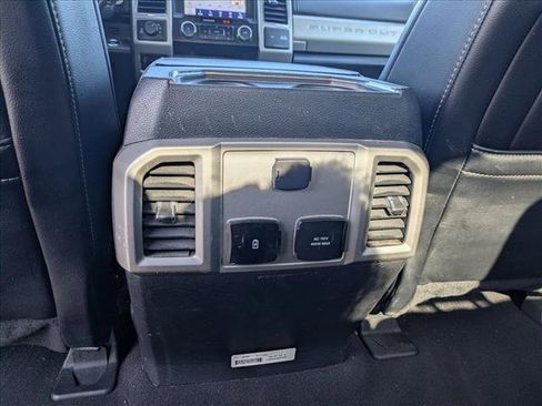 Used 2021 Ford F250 Lariat w/ Lariat Ultimate Package AWD/4WD image 17