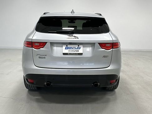 Used 2019 Jaguar F-PACE Premium AWD/4WD image 4