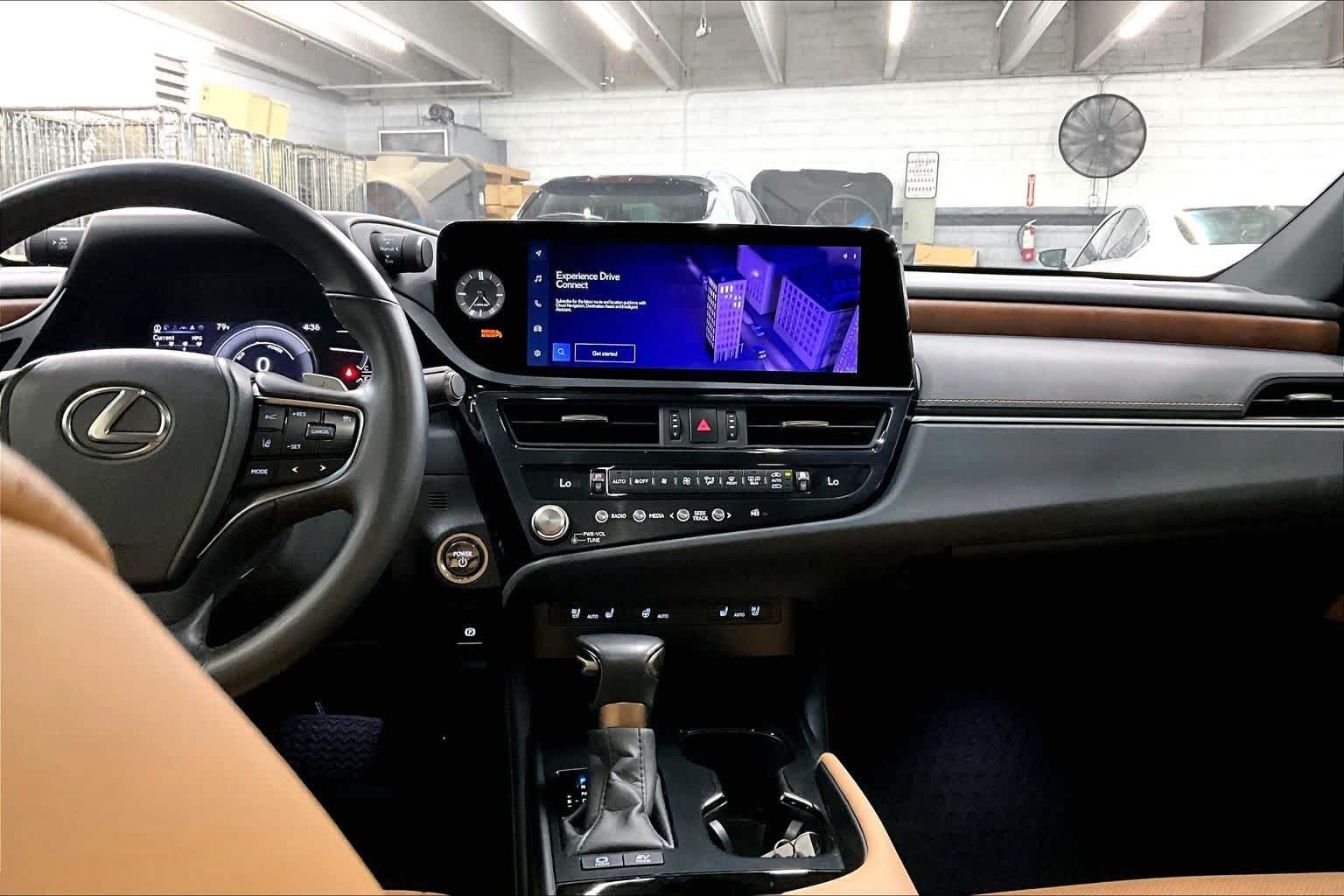 Used 2024 Lexus ES 300h w/ Premium Package FWD image 33