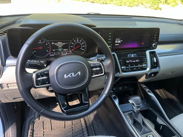 Used 2022 Kia Sorento S w/ Panoramic Sunroof Package FWD image 6