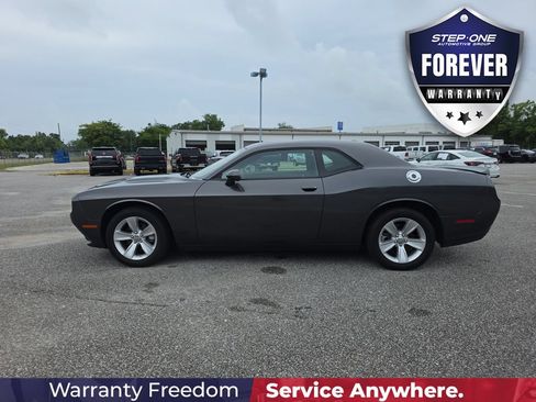 Used 2023 Dodge Challenger SXT RWD image 4
