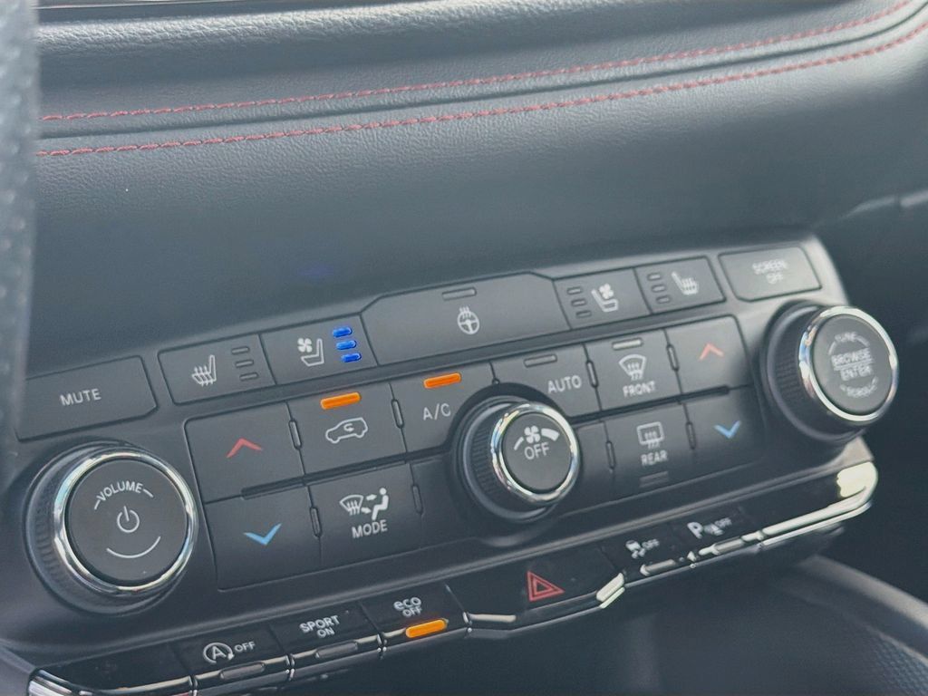 Used 2024 Dodge Durango GT AWD/4WD image 21