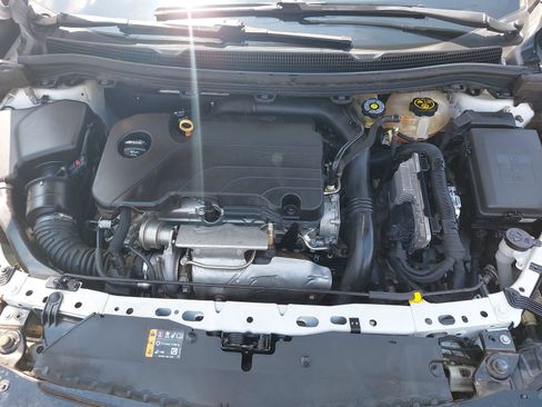 Used 2019 Chevrolet Cruze LT w/ Convenience Package FWD image 29