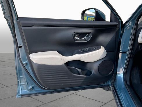 Used 2025 Honda HR-V LX image 21