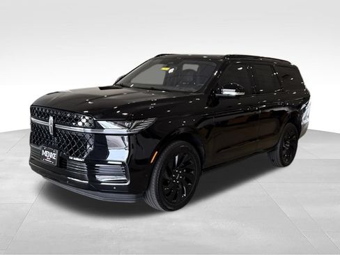 Used 2025 Lincoln Navigator Reserve w/ Jet Appearance Package AWD/4WD image 3