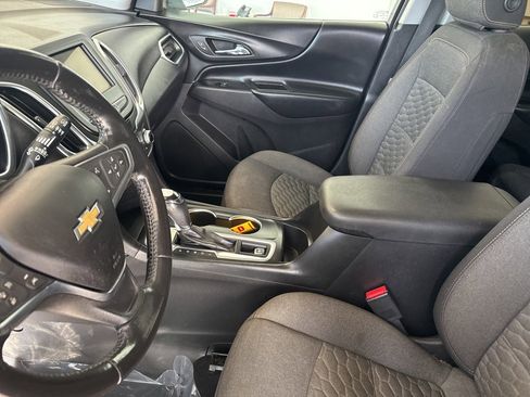 Used 2019 Chevrolet Equinox LT w/ Driver Convenience Package image 12