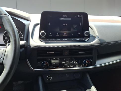 Used 2023 Nissan Rogue SV w/ SV Premium B Package AWD/4WD image 16