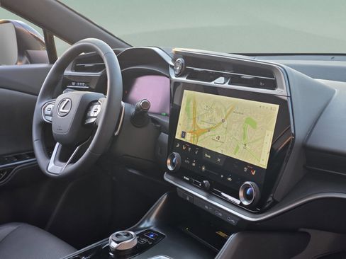 Used 2025 Lexus RZ 300e RZ 300e Premium w/ Accessory Package (Z1) image 27