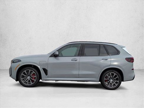 Used 2026 BMW X5 xDrive50e w/ M Sport Package AWD/4WD image 5
