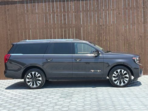 Used 2025 Ford Expedition Max Platinum w/ Driver's Package AWD/4WD image 14