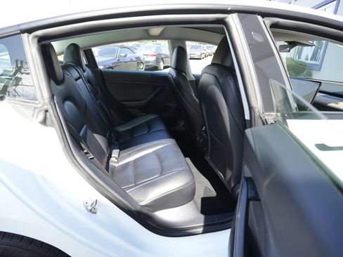 Used 2021 Tesla Model 3 Standard Range Plus RWD image 36