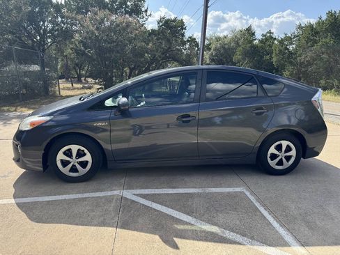 Used 2014 Toyota Prius Four FWD image 7