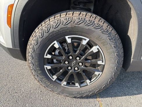 Used 2025 Chevrolet Traverse Z71 w/ Driver Confidence Package image 8