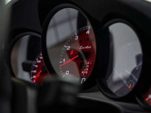 Used 2016 Porsche 911 Turbo image 15