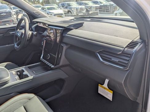 New 2026 GMC Acadia AT4 w/ Luxury Package AWD/4WD image 19
