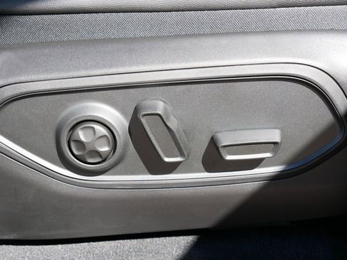 Certified 2025 Jeep Grand Cherokee L Limited w/ Luxury Tech Group II image 27