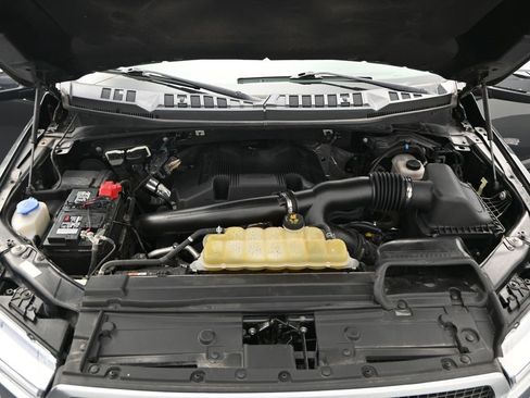 Used 2019 Ford F150 Platinum w/ Equipment Group 701A Luxury image 5