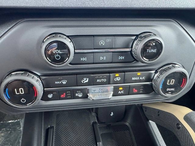 New 2026 Ford Bronco Badlands w/ Sasquatch Package AWD/4WD image 31