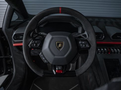 Used 2024 Lamborghini Huracan STO RWD image 37