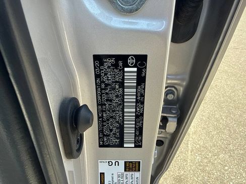 Used 2020 Toyota Prius Prime XLE w/ Carpet Mat Package FWD image 19