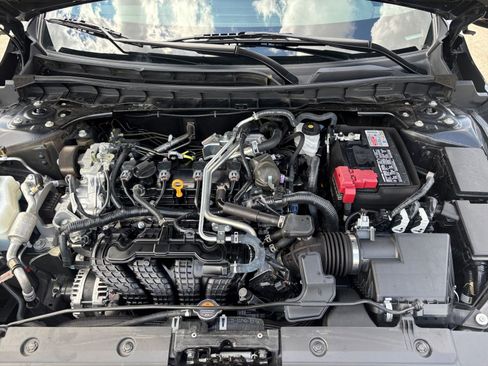 Used 2025 Nissan Altima 2.5 SV image 32