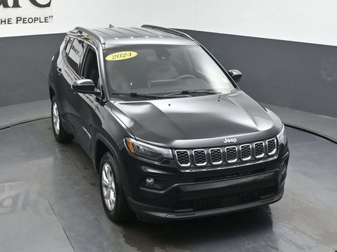 Used 2024 Jeep Compass Latitude AWD/4WD image 51