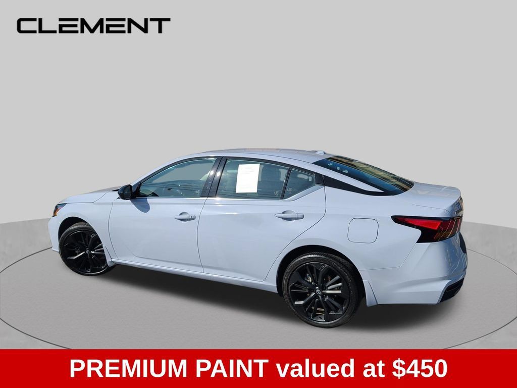 Used 2025 Nissan Altima 2.5 SR AWD/4WD image 3