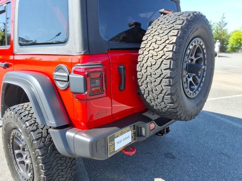 Used 2022 Jeep Wrangler Unlimited Rubicon w/ Xtreme Recon 35" Tire Package AWD/4WD image 14