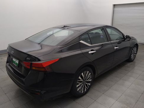Used 2024 Nissan Altima 2.5 SV FWD image 9