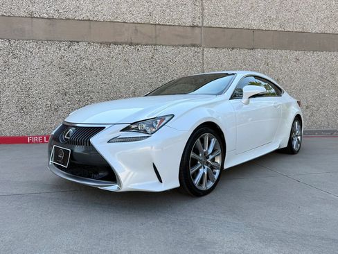 Used 2016 Lexus RC 200t RWD image 2