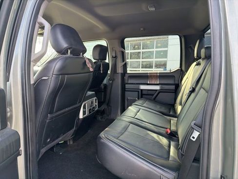Used 2019 Ford F150 Lariat w/ Equipment Group 502A Luxury AWD/4WD image 21