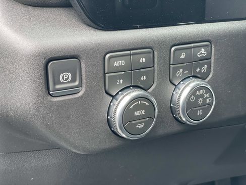 New 2026 GMC Sierra 3500 SLT w/ SLT Premium Package AWD/4WD image 19