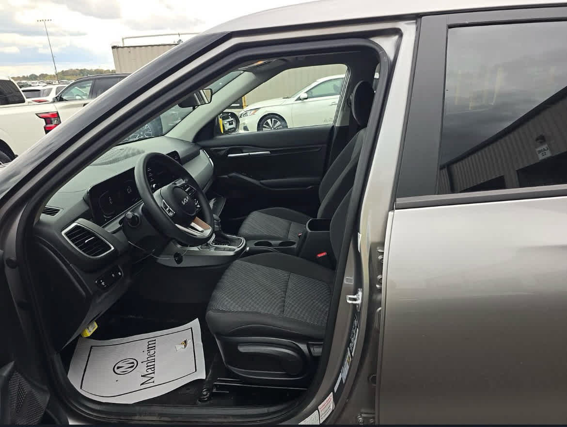 Used 2026 Kia Seltos LX AWD/4WD image 7