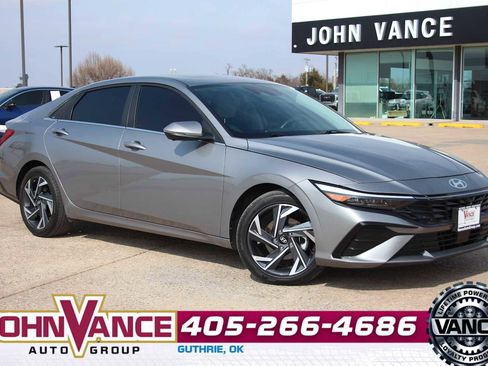 Used 2024 Hyundai Elantra Limited image 1