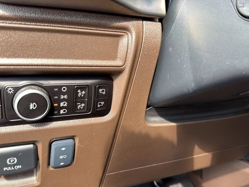 Used 2025 Ford F150 King Ranch w/ FX4 Off-Road Package AWD/4WD image 17