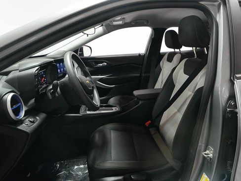 Used 2025 Chevrolet Trax LS FWD image 7