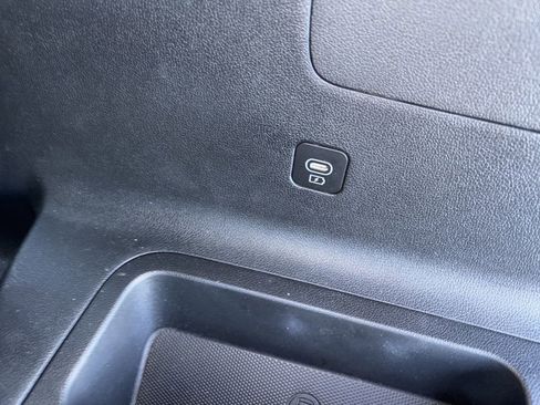 Used 2024 Kia Sorento S FWD image 40