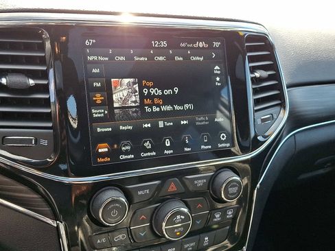 Used 2022 Jeep Grand Cherokee Limited image 20