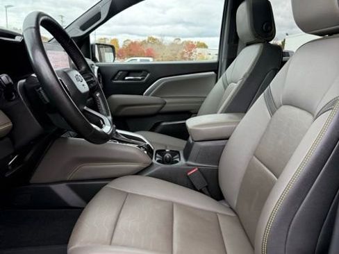 Used 2024 Chevrolet Colorado ZR2 w/ ZR2 Convenience Package III image 16