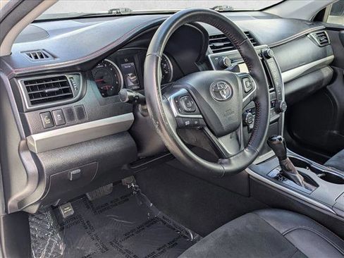 Used 2016 Toyota Camry XSE w/ Moonroof Package image 10