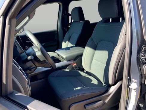 New 2026 RAM 1500 Express AWD/4WD image 9