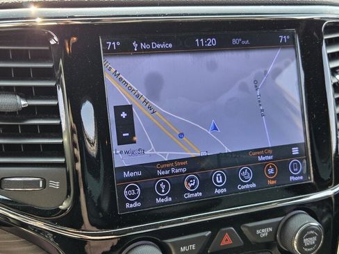 Used 2019 Jeep Grand Cherokee Altitude image 19