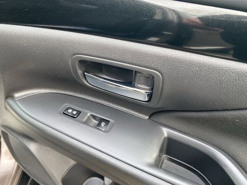 Used 2019 Mitsubishi Outlander ES image 12