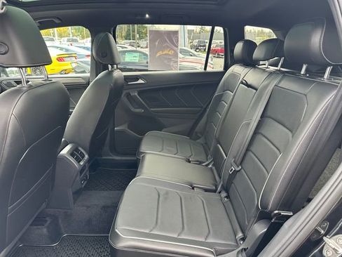 Used 2022 Volkswagen Tiguan SEL R-Line image 18
