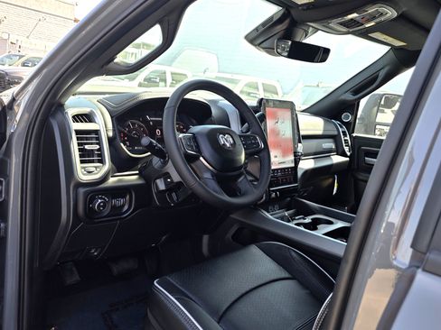 New 2026 RAM 2500 Laramie AWD/4WD image 10
