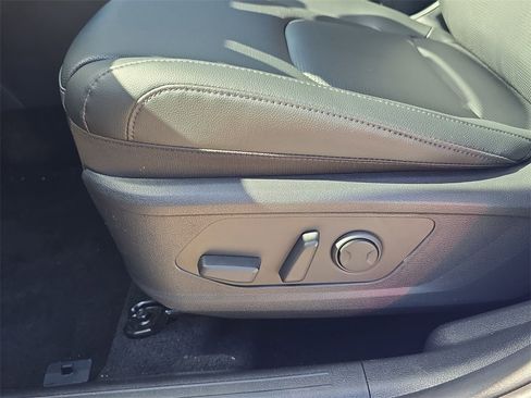 New 2026 Kia Sportage EX image 21