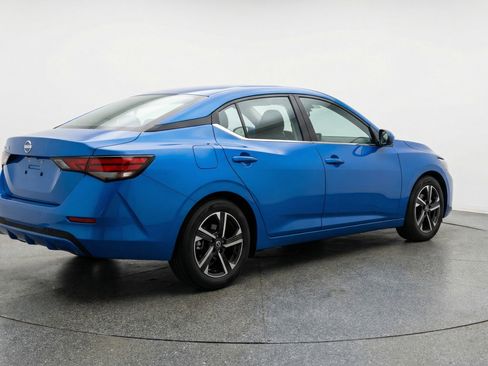 Used 2025 Nissan Sentra SV FWD image 9