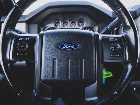 Used 2016 Ford F350 Lariat image 13