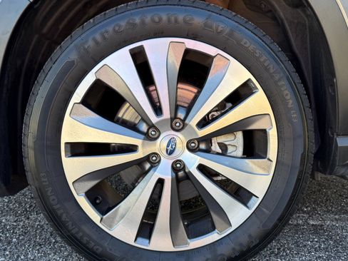 Used 2022 Subaru Ascent Limited image 23